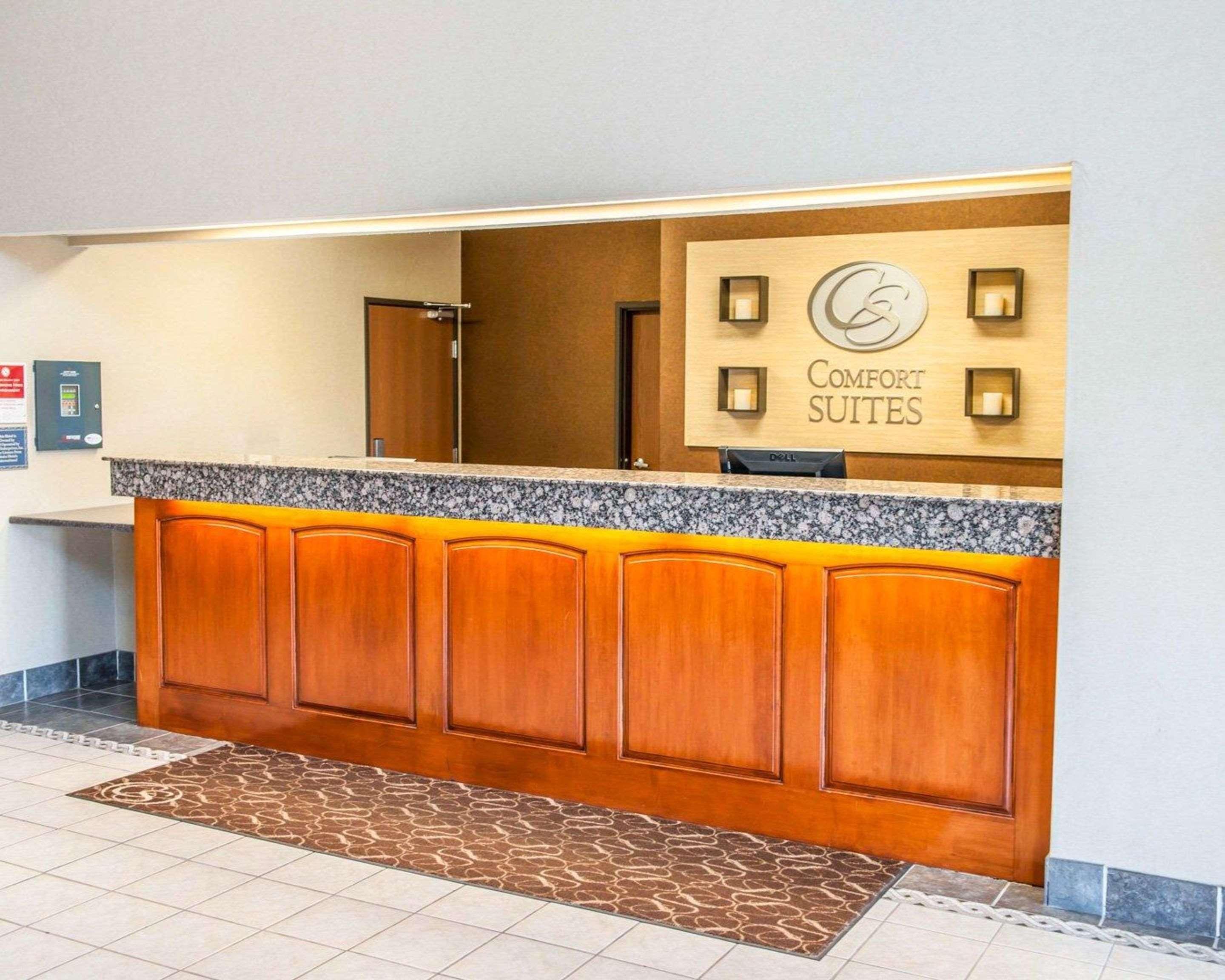 Comfort Suites Auburn Near I-69 Exterior photo